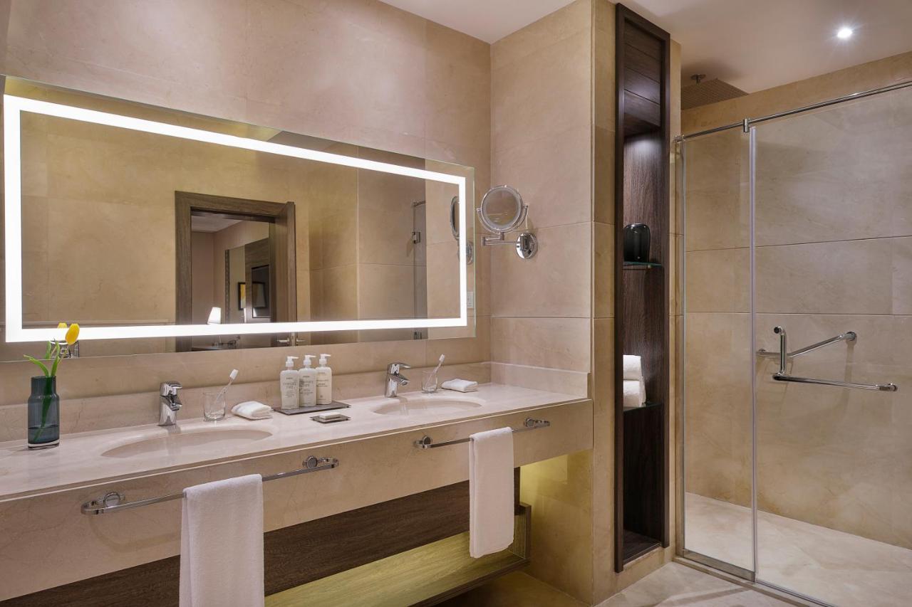 Voco Al Khobar By Ihg Exterior foto Bathroom