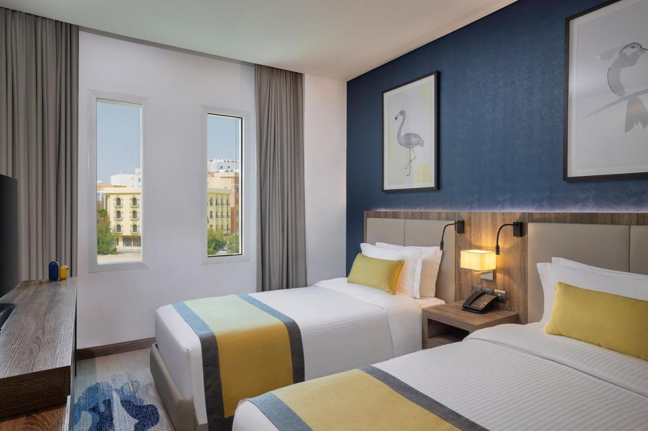 Voco Al Khobar By Ihg Exterior foto A typical room at the hotel