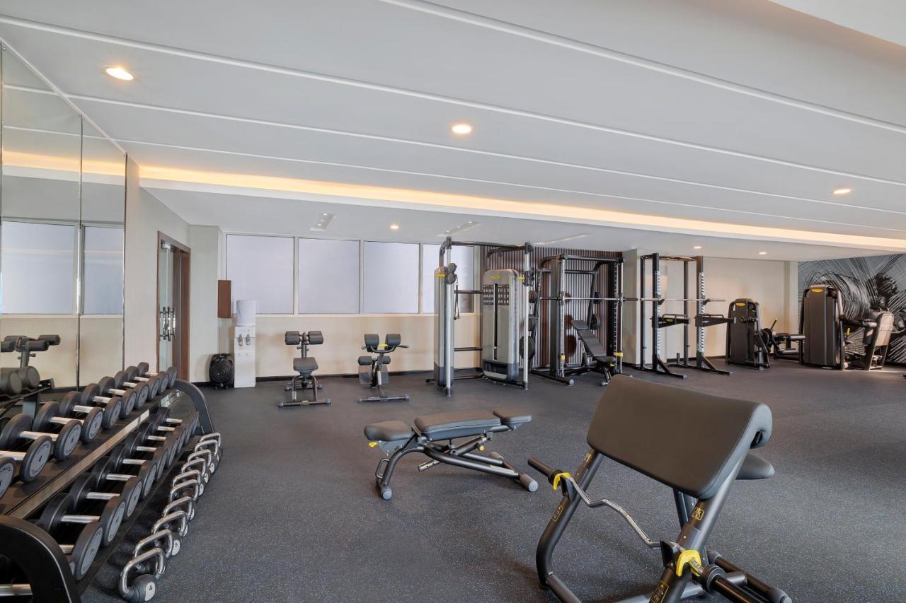 Voco Al Khobar By Ihg Exterior foto The gym at the hotel