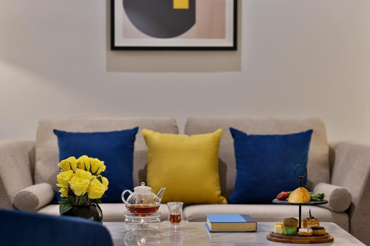 Voco Al Khobar By Ihg Exterior foto A living room at the hotel