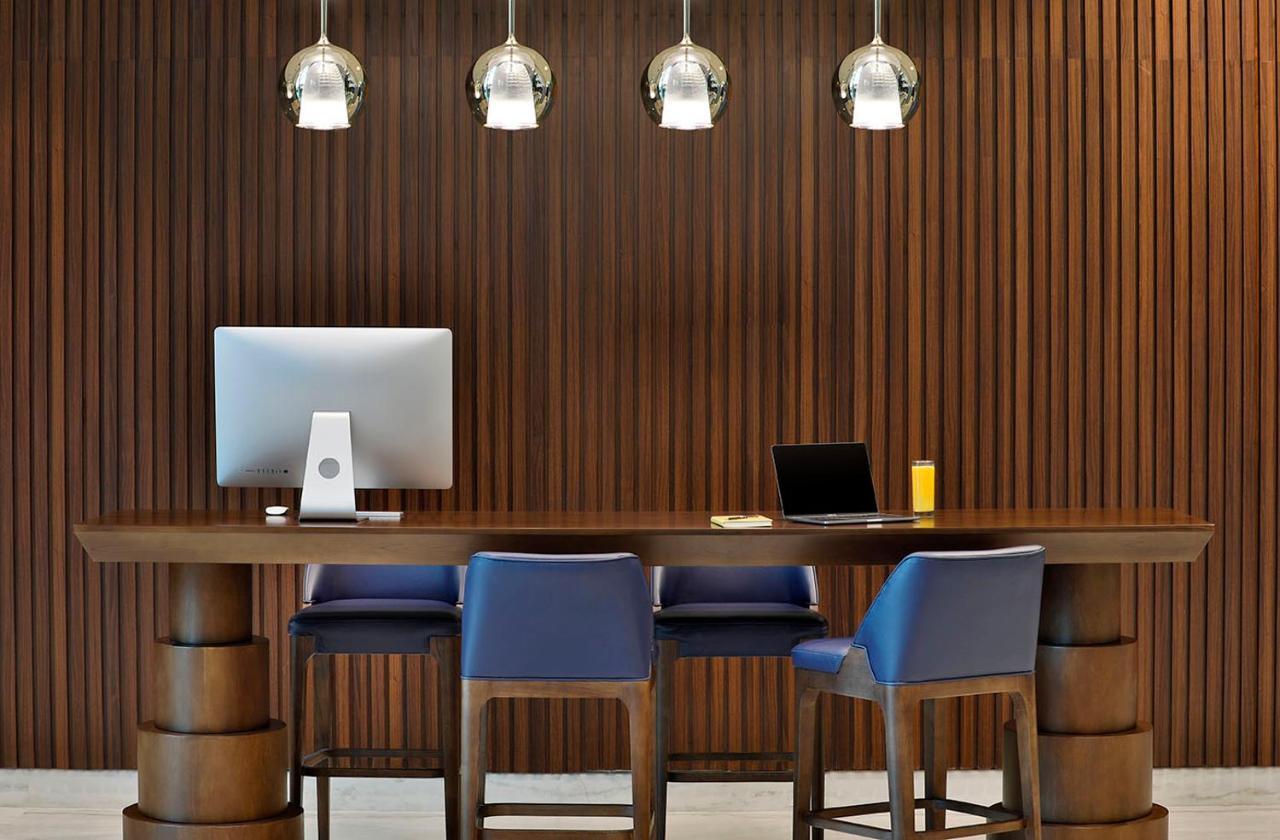 Voco Al Khobar By Ihg Exterior foto Business Center